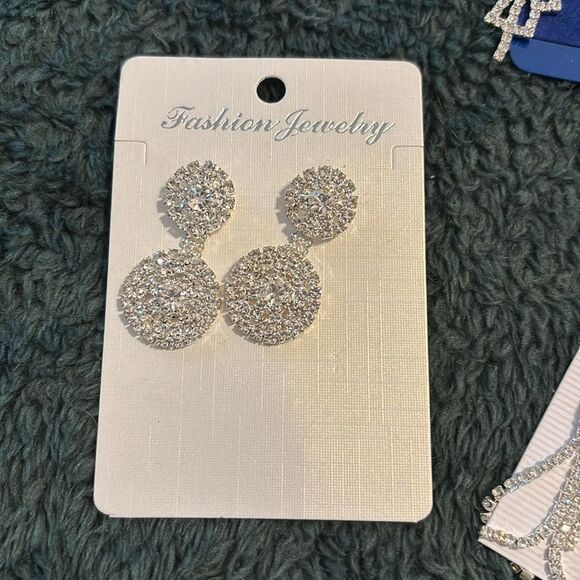 Sparkling Silver Fashion Jewelry Earrings Collection - Picture 3 of 4